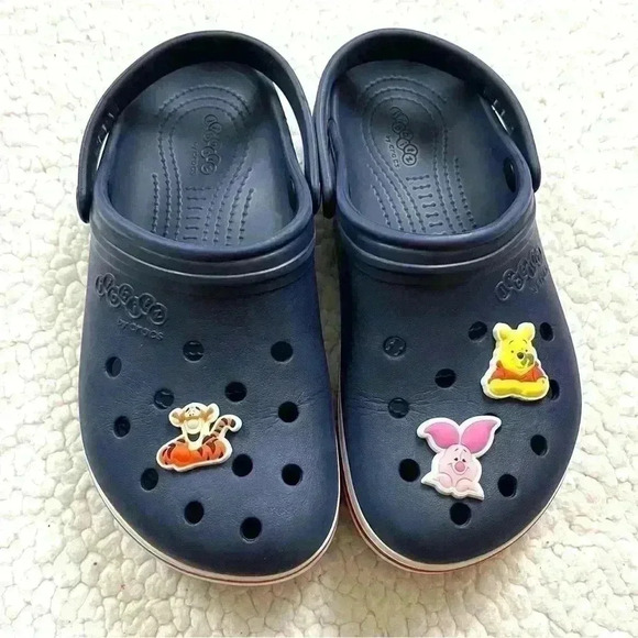 Jibbitz CROCS Kilby Navy W/ Blue/White Stripe Clog W/ Disney Jibbitz W9/M7 - Picture 2 of 12